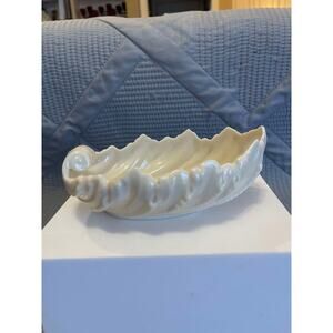 Vintage Lenox USA Classic Scalloped Acanthus Leaf Porcelian Leaf/Bowl Decor